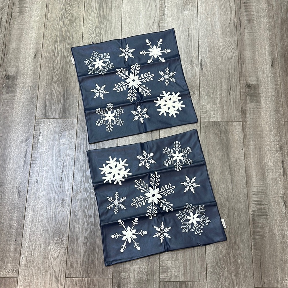 Brawarm Pack of 2 navy blue snowflake pillow cases zip up square sofa living new